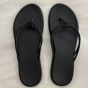 OluKai Women's Aka Black Sandals